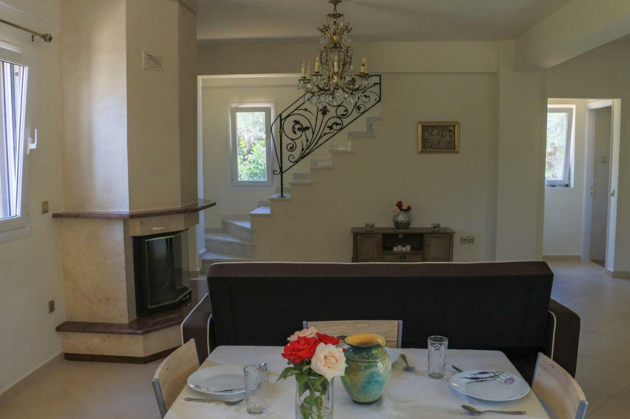 Maison Fleurs Diakopto Dış mekan fotoğraf