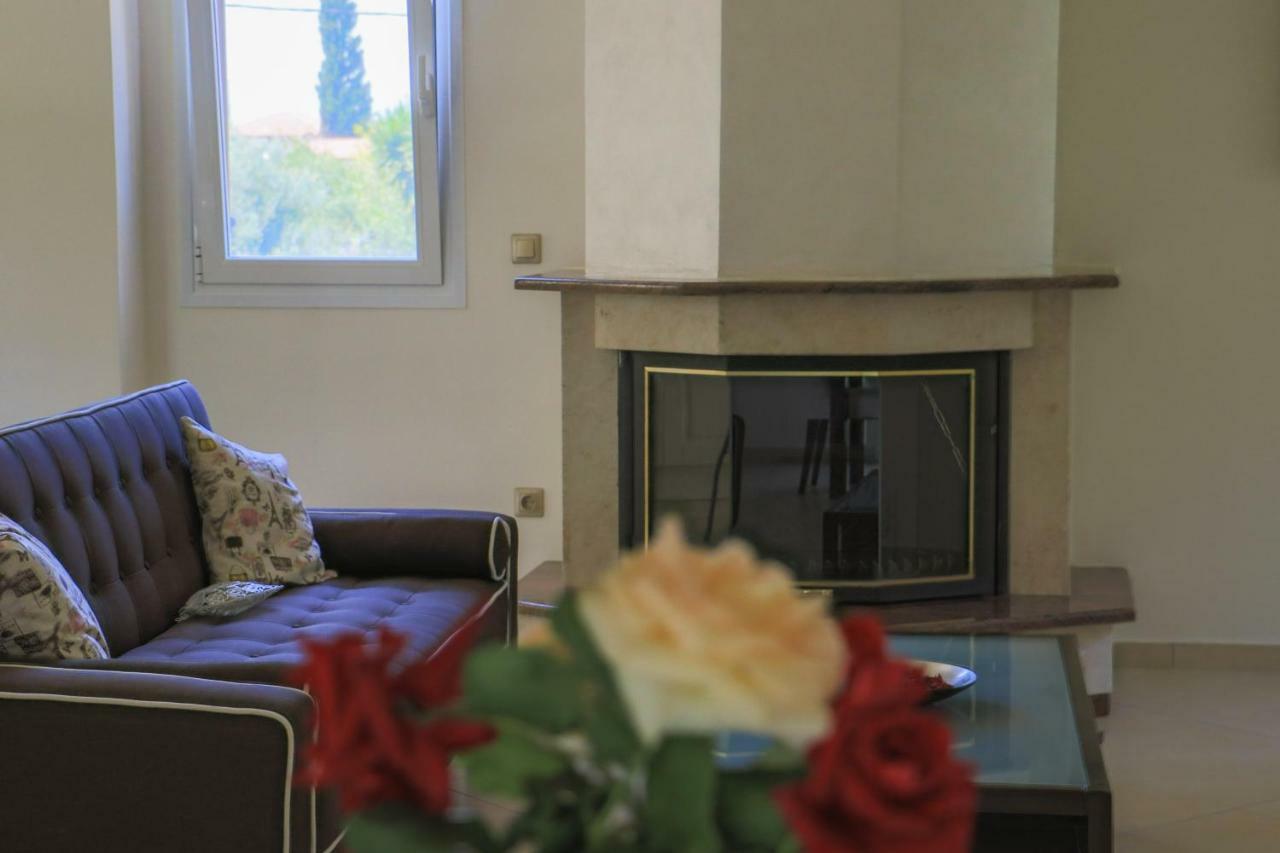 Maison Fleurs Diakopto Dış mekan fotoğraf