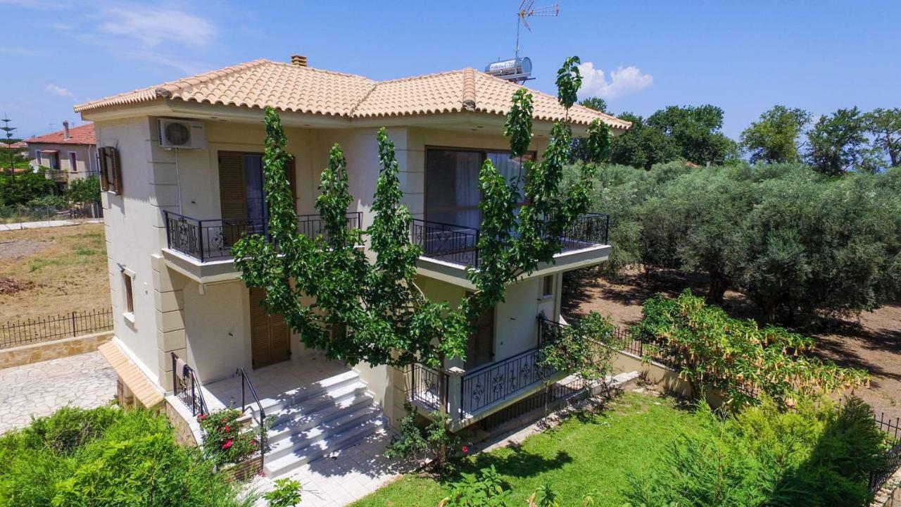 Maison Fleurs Diakopto Dış mekan fotoğraf