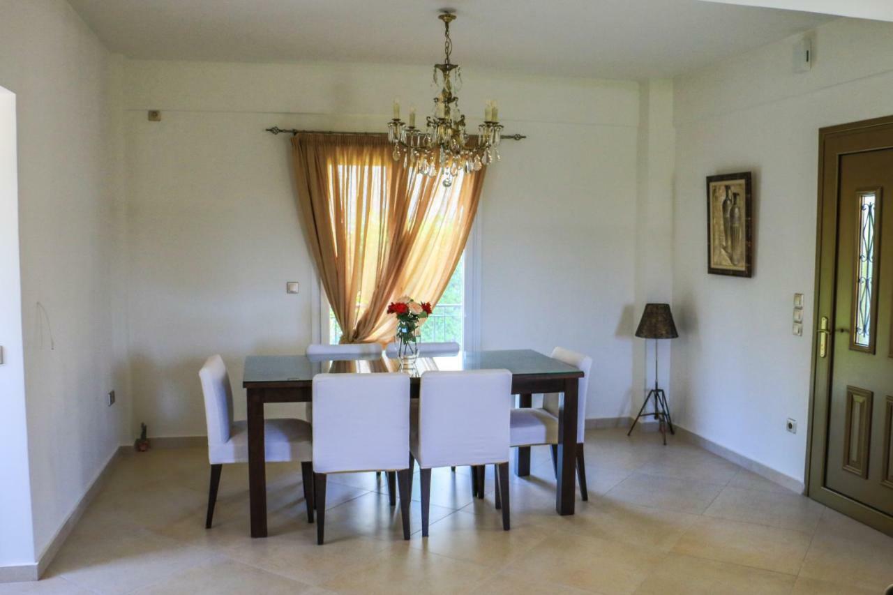 Maison Fleurs Diakopto Dış mekan fotoğraf