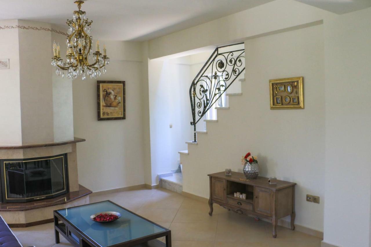 Maison Fleurs Diakopto Dış mekan fotoğraf