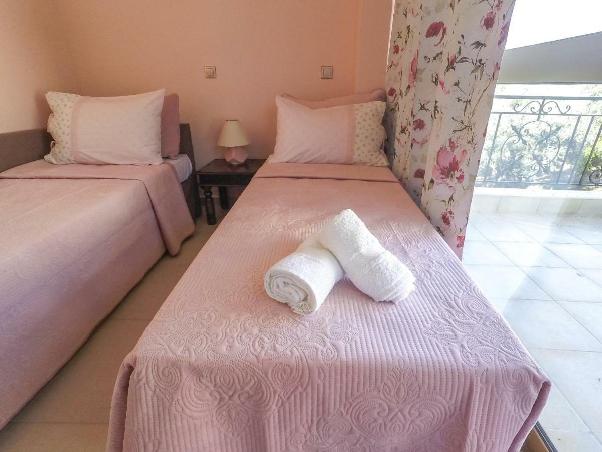 Maison Fleurs Diakopto Dış mekan fotoğraf