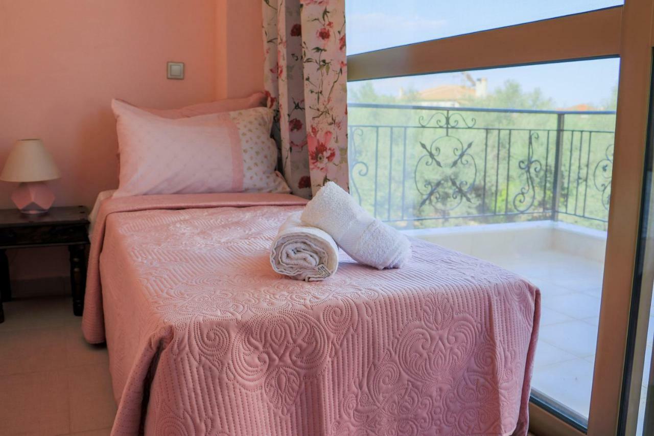 Maison Fleurs Diakopto Dış mekan fotoğraf
