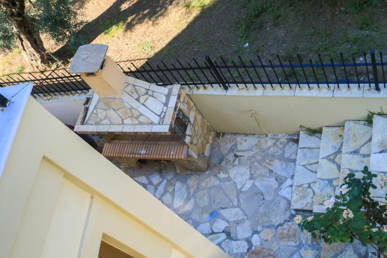Maison Fleurs Diakopto Dış mekan fotoğraf