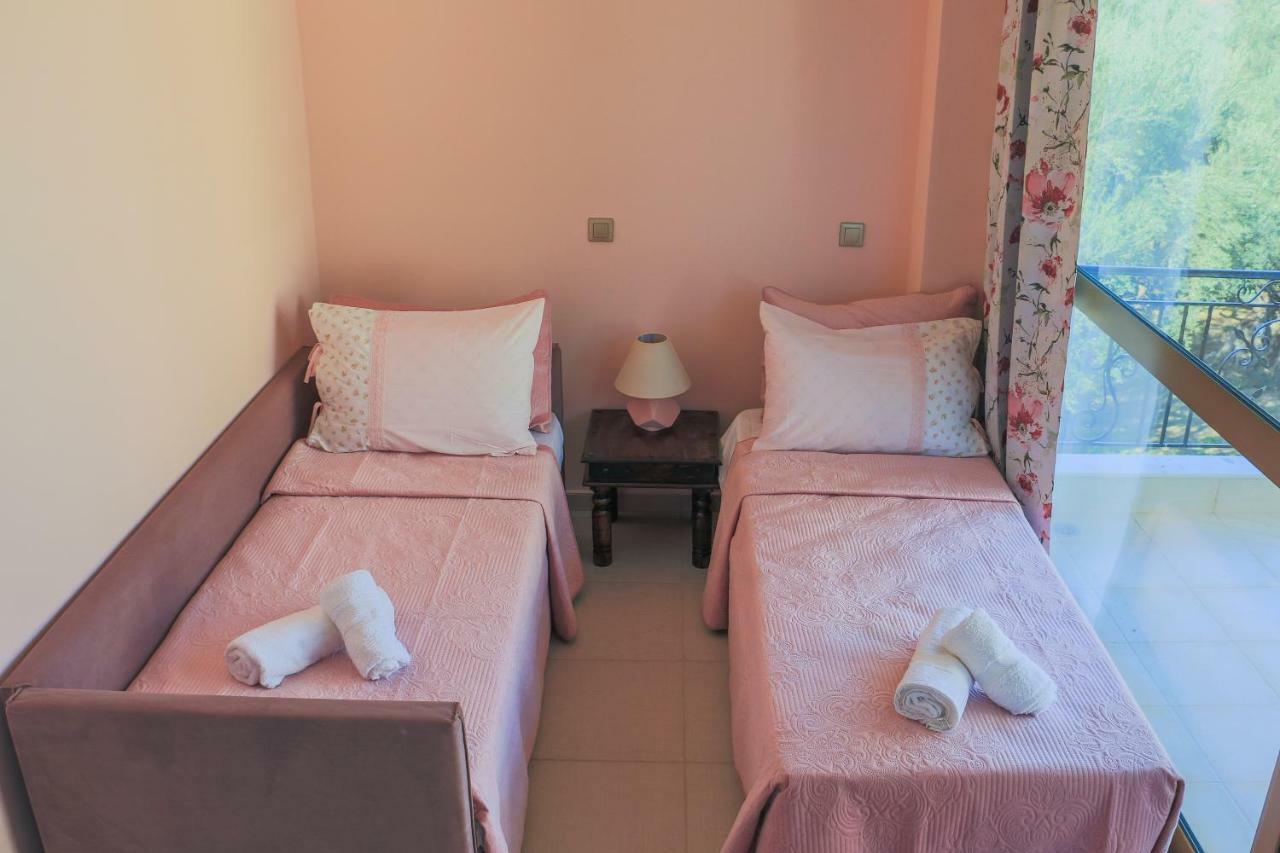 Maison Fleurs Diakopto Dış mekan fotoğraf